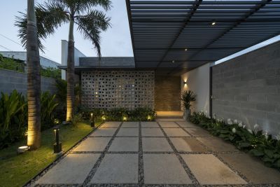 Ngôi nhà kết nối 3 sân vườn và 1 hồ nước - Nhà Đẹp Sài Gòn