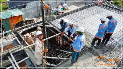 Mr. Thiết's Villa - Đổ bê tông dầm, sàn lầu 1 - Nhà Đẹp Sài Gòn