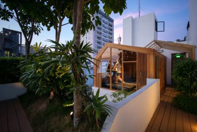 Nhà ống có hai khoảng sân trong để lấy sáng - Nhà Đẹp Sài Gòn
