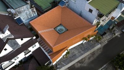 Ngôi nhà có hệ mái như sân vận động - Nhà Đẹp Sài Gòn