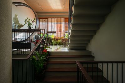 Nhà ống thông thoáng nhờ giải pháp lệch tầng - Nhà Đẹp Sài Gòn