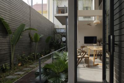 Nhà phố chia dọc khu đất làm vườn trồng cây - Nhà Đẹp Sài Gòn