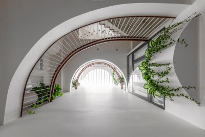 Nhà phố ngập nắng gió nhờ giếng trời hình cong - Nhà Đẹp Sài Gòn