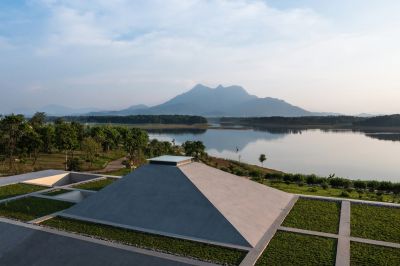 Biệt thự giữa khuôn viên 40.000 m2 - Nhà Đẹp Sài Gòn