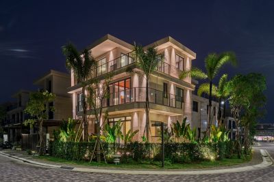 Biệt thự với không gian đan xen các mảng màu tương phản - Nhà Đẹp Sài Gòn